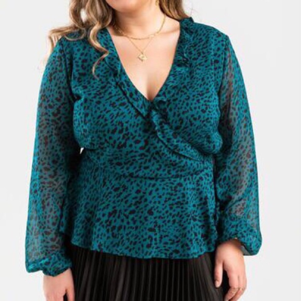 Francesca’s Collections Mi Ami Camille Surplice Blouse 2XL